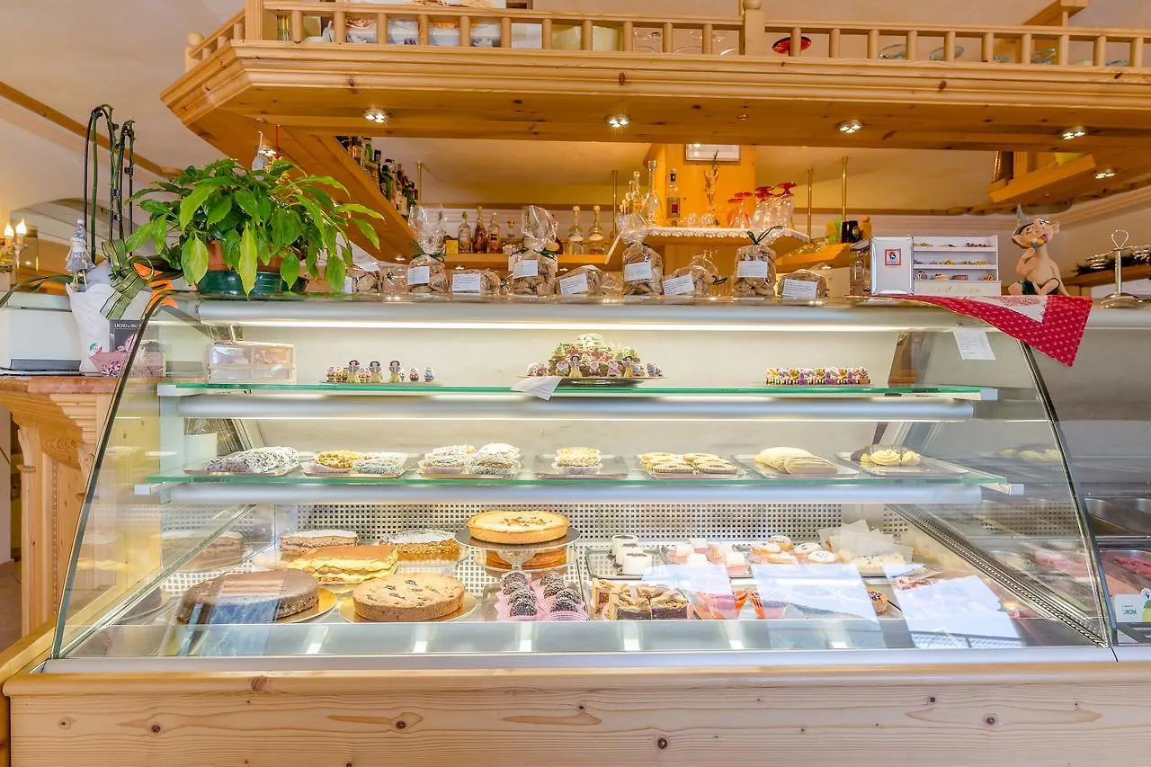 Pineta Pastry Hotel Rocca Pietore 4*,